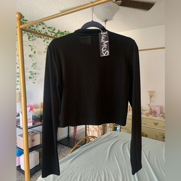 Edgy top - Picture 4 of 4